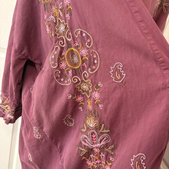 Magnolia Pearl Embroidered Belinay Kimono, Covet OS - Picture 10 of 15